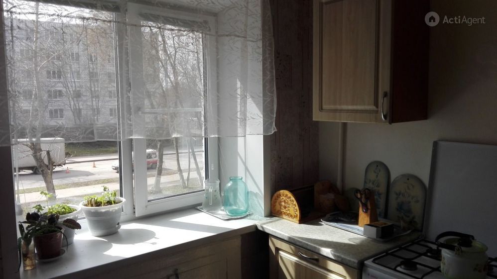 Продаётся 2-комн.кв., эт.2/5, пл.43/28/6 м?, кирпичный дом, .