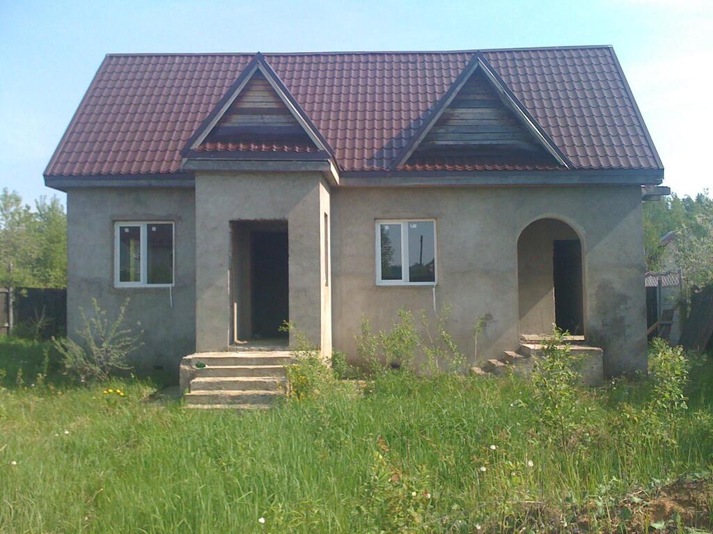 Участка с домом в снт истра-1. земля 6 соток, дом из пеноблоков 6*11 (недострой),2-х этажный, стеклопакеты