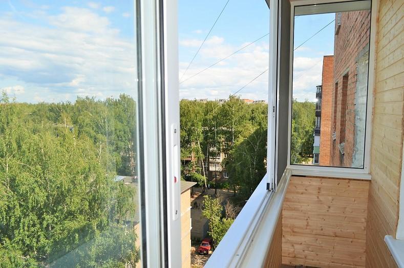 Окна для балкона в хрущевке 3010х1427 краусс купить в москве.