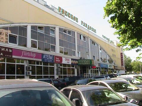 Фото: Павильон расположен на третьем этаже ТЦ, рядом со станцией метро test