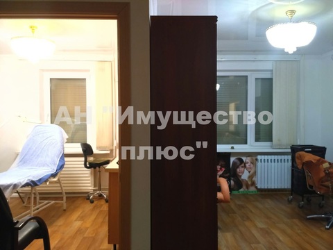 Фото: Сдается в аренду салон красоты 70 кв. м, ул. Холмогорова. Помещение test