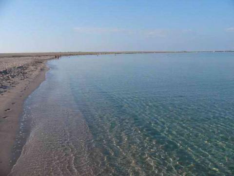 Участок на берегу черного моря мыс