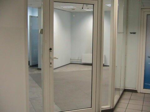 Фото: Павильон расположен на третьем этаже ТЦ, рядом со станцией метро test