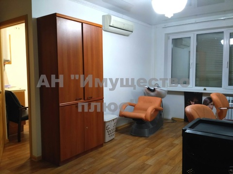 Фото: Сдается в аренду салон красоты 70 кв. м, ул. Холмогорова. Помещение test