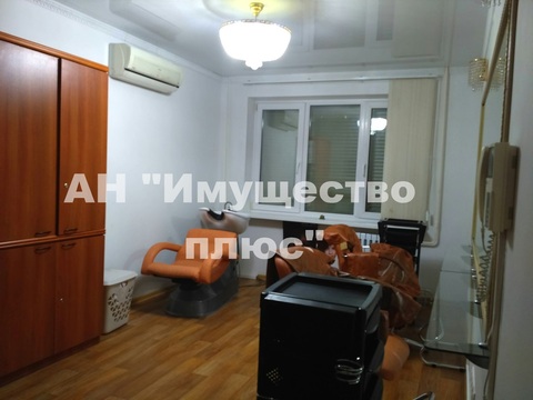 Фото: Сдается в аренду салон красоты 70 кв. м, ул. Холмогорова. Помещение test