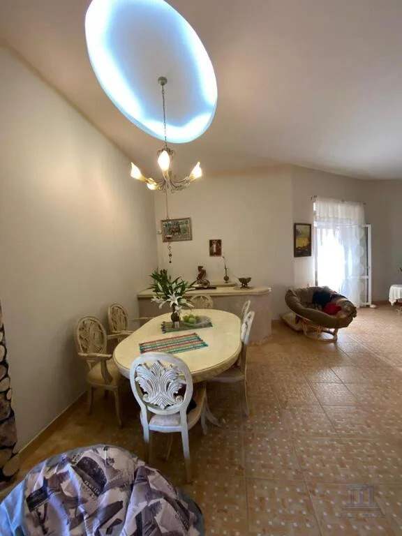 Продажа дома, 504м <sup>2</sup>, 10 сот., Камышеваха, ул. Озерная