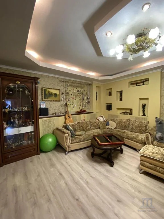 Продажа дома, 486м <sup>2</sup>, 12 сот., Камышеваха, ул. Центральная,  9