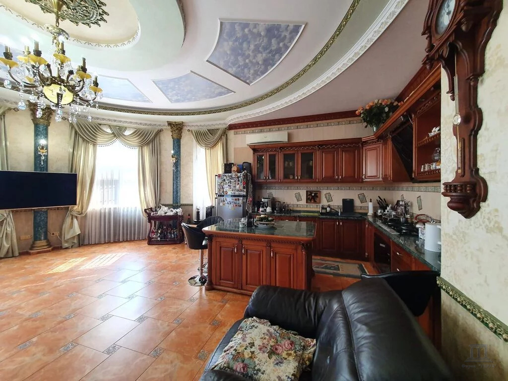 Продажа дома, 480м <sup>2</sup>, 8 сот., Ленинаван, ул. Набережная