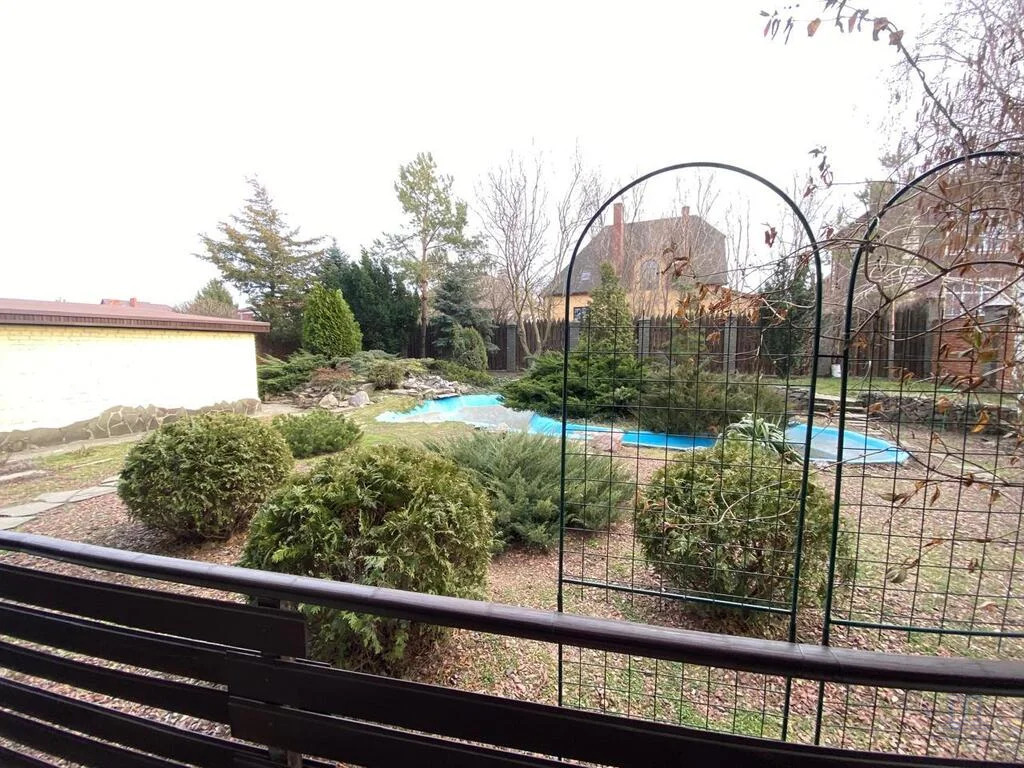 Продажа дома, 504м <sup>2</sup>, 10 сот., Камышеваха, ул. Озерная