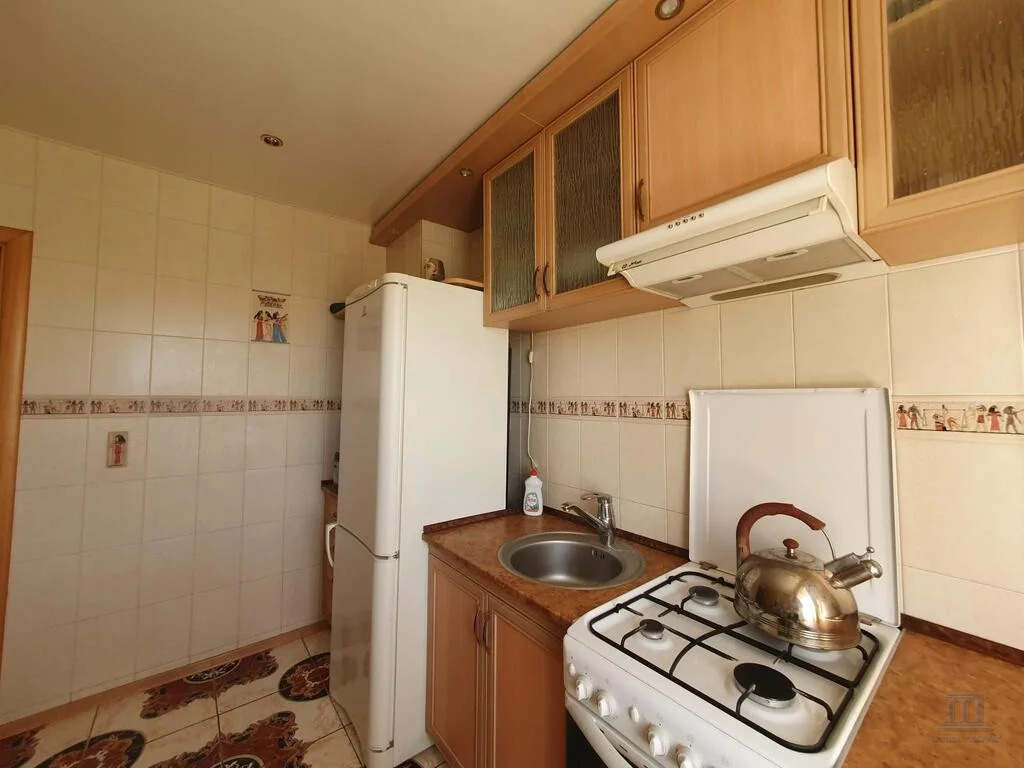 Продажа 2-комнатной квартиры, Ростов-на-Дону, ул. Разина,  1