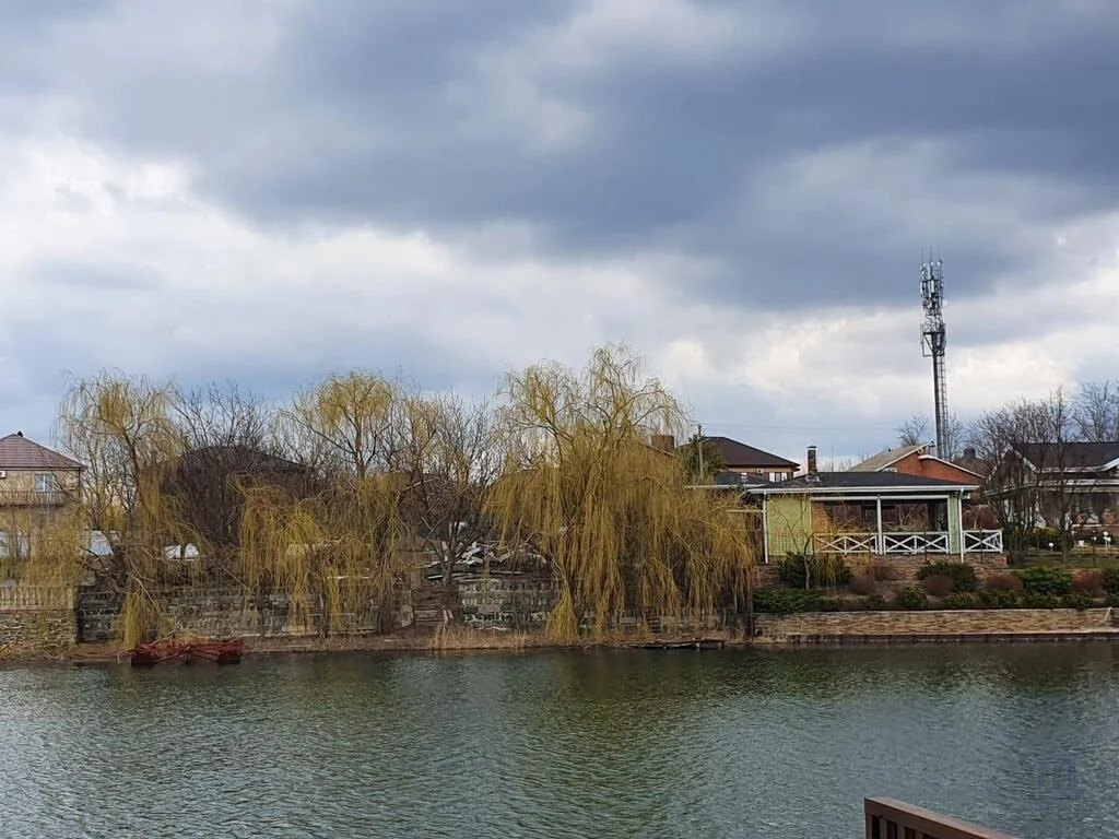 Продажа дома, 205м <sup>2</sup>, 6 сот., Камышеваха, ул. Озерная