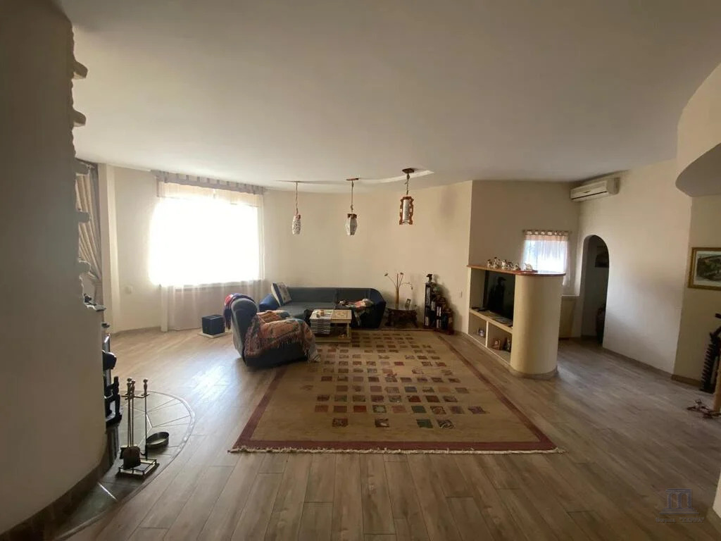 Продажа дома, 504м <sup>2</sup>, 10 сот., Камышеваха, ул. Озерная