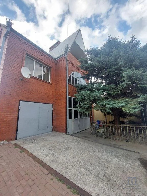 Продажа дома, 431м <sup>2</sup>, 2 сот., Ростов-на-Дону, 1-я Краснодонская,  12А/24А