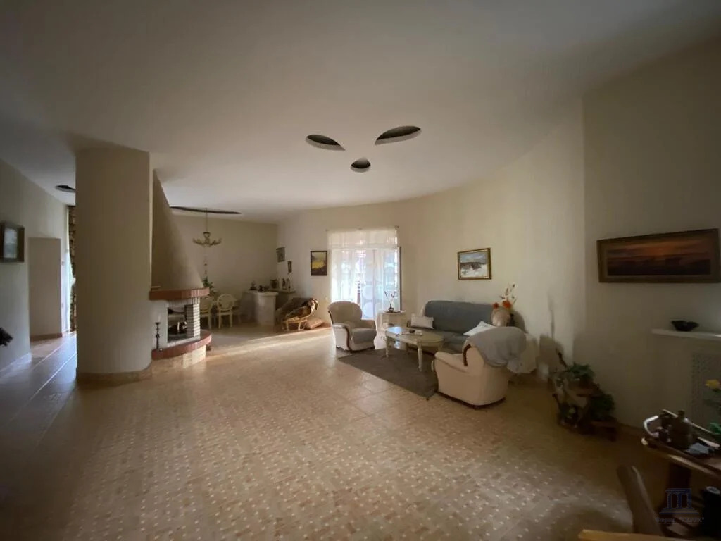 Продажа дома, 504м <sup>2</sup>, 10 сот., Камышеваха, ул. Озерная